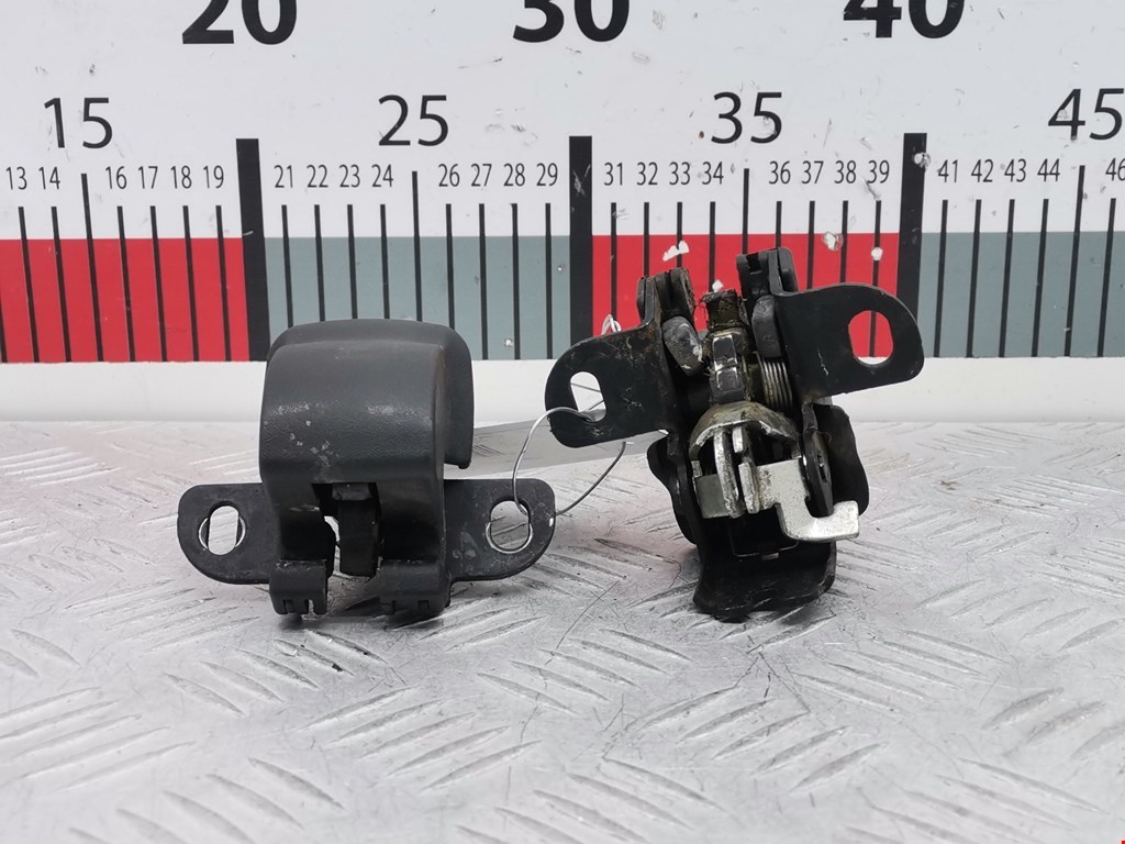 Замок двери распашной левой Opel Combo C (2001-2011)