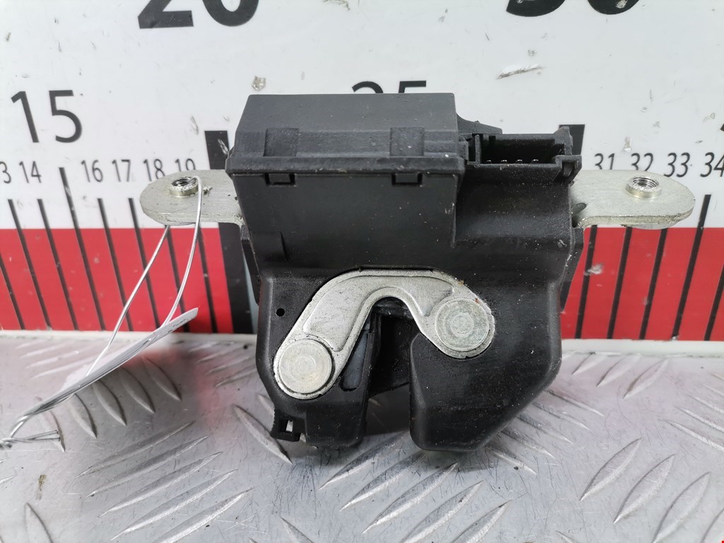 Замок багажника (крышки двери) LANCIA Delta III (844) 2008-2014