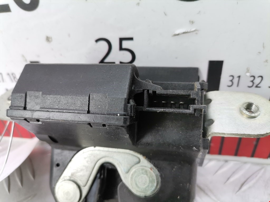 Замок багажника (крышки двери) LANCIA Delta III (844) 2008-2014