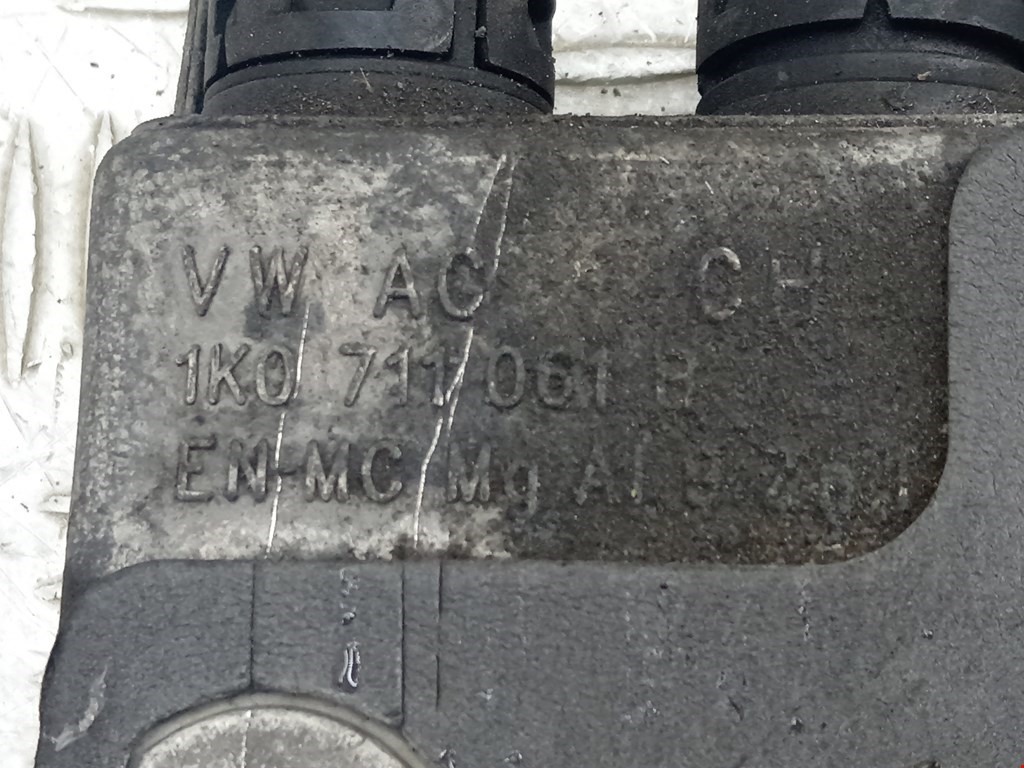 Кулиса (селектор) АКПП/МКПП в салоне SKODA Octavia A5 1Z- 2004-2013