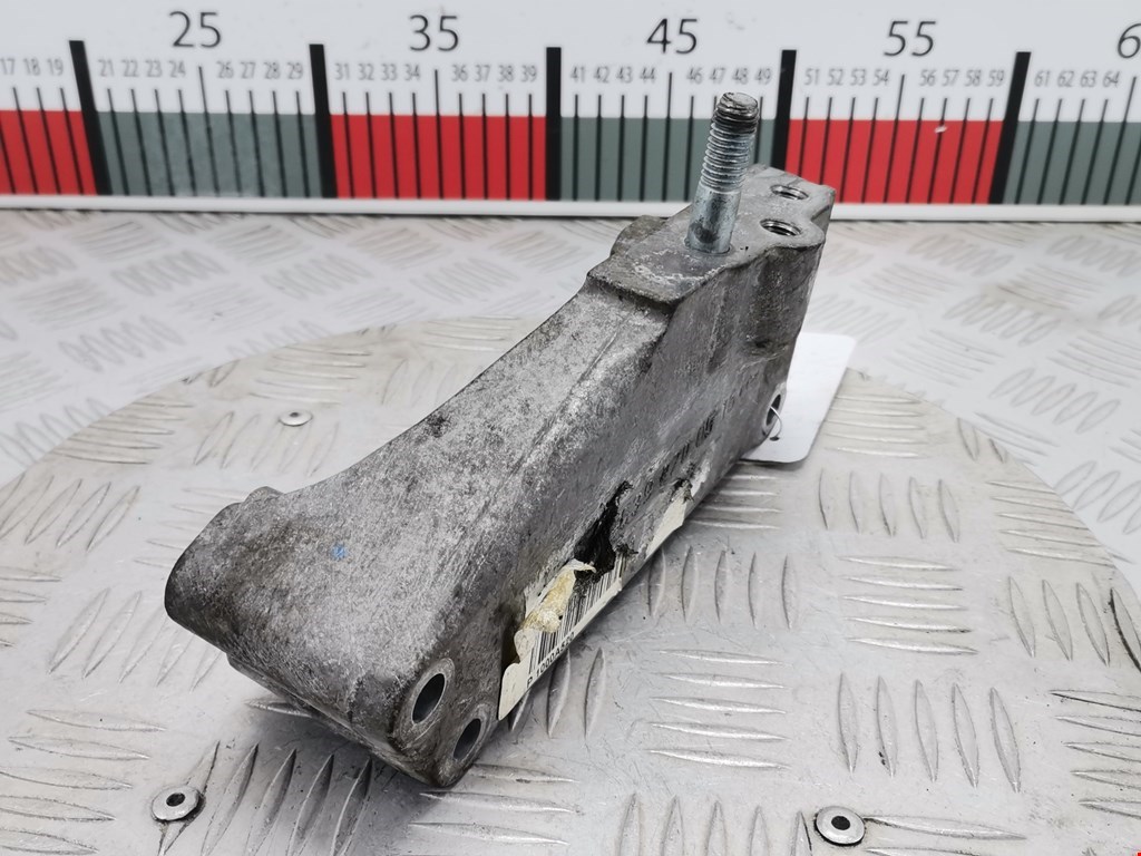 Кронштейн (крепление лапа) двигателя Mitsubishi Colt 6 (2002-2012)