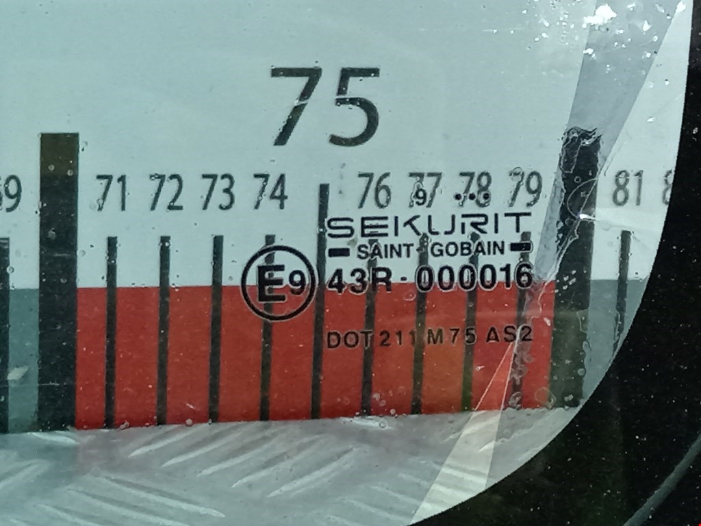 Стекло двери заднее правое CITROEN Berlingo 1996-2012