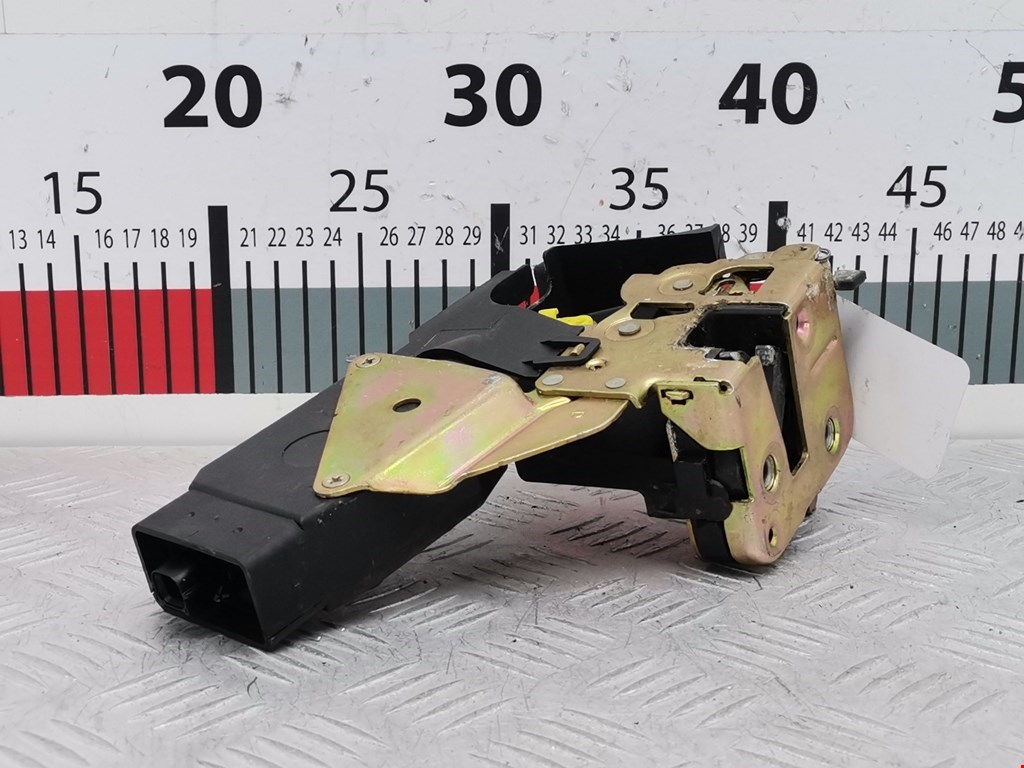 Замок двери задней правой MITSUBISHI Space Star 1999-2006