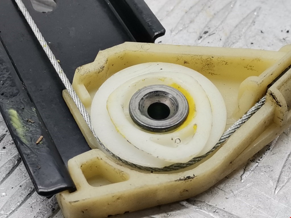 Стеклоподъемник задний левый AUDI A4 B6 2001-2005