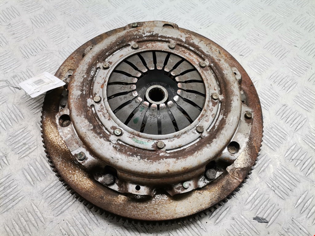 Маховик (демпфер сцепления) OPEL Meriva A 2003-2010