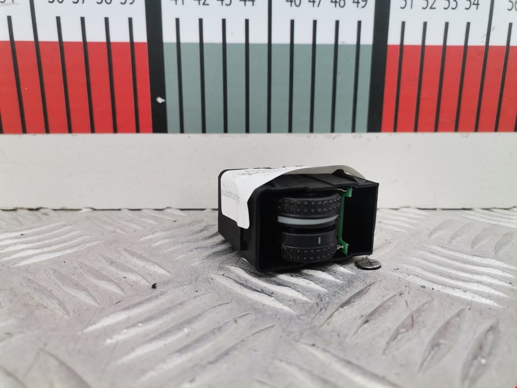 Кнопка корректора фар SEAT Ibiza 2008-2017