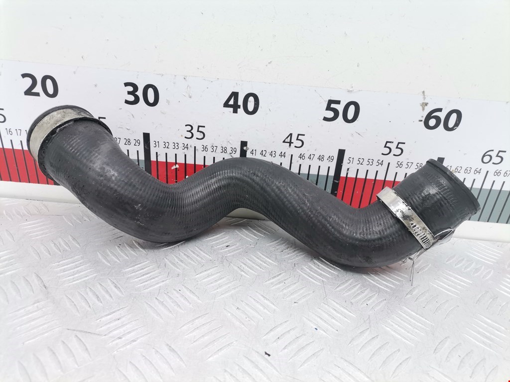 Патрубок интеркулера VOLKSWAGEN Passat B5 1997-2005