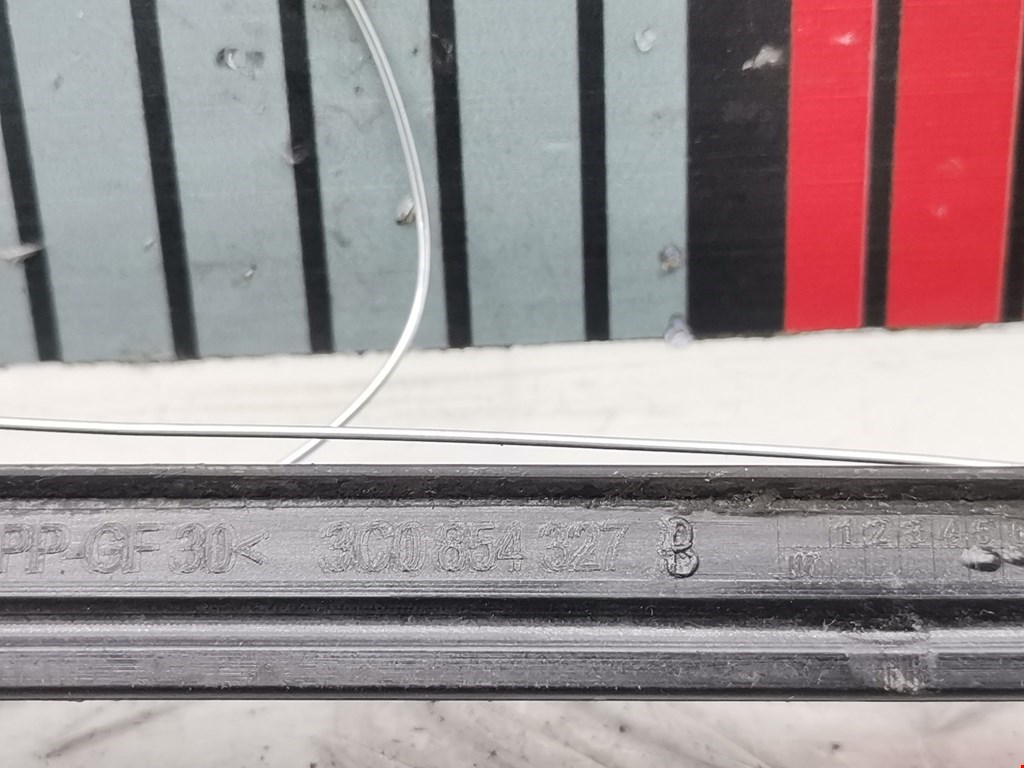 Молдинг лобового стекла VOLKSWAGEN Passat B6 2005-2011