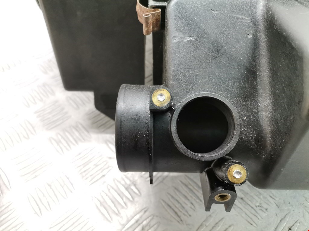 Корпус воздушного фильтра FIAT Sedici 2005-2014