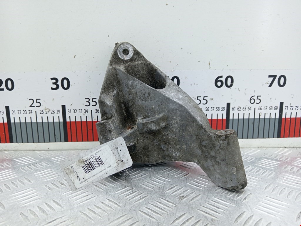 Кронштейн (крепление лапа) двигателя Volkswagen Crafter 1 (2006-2016)