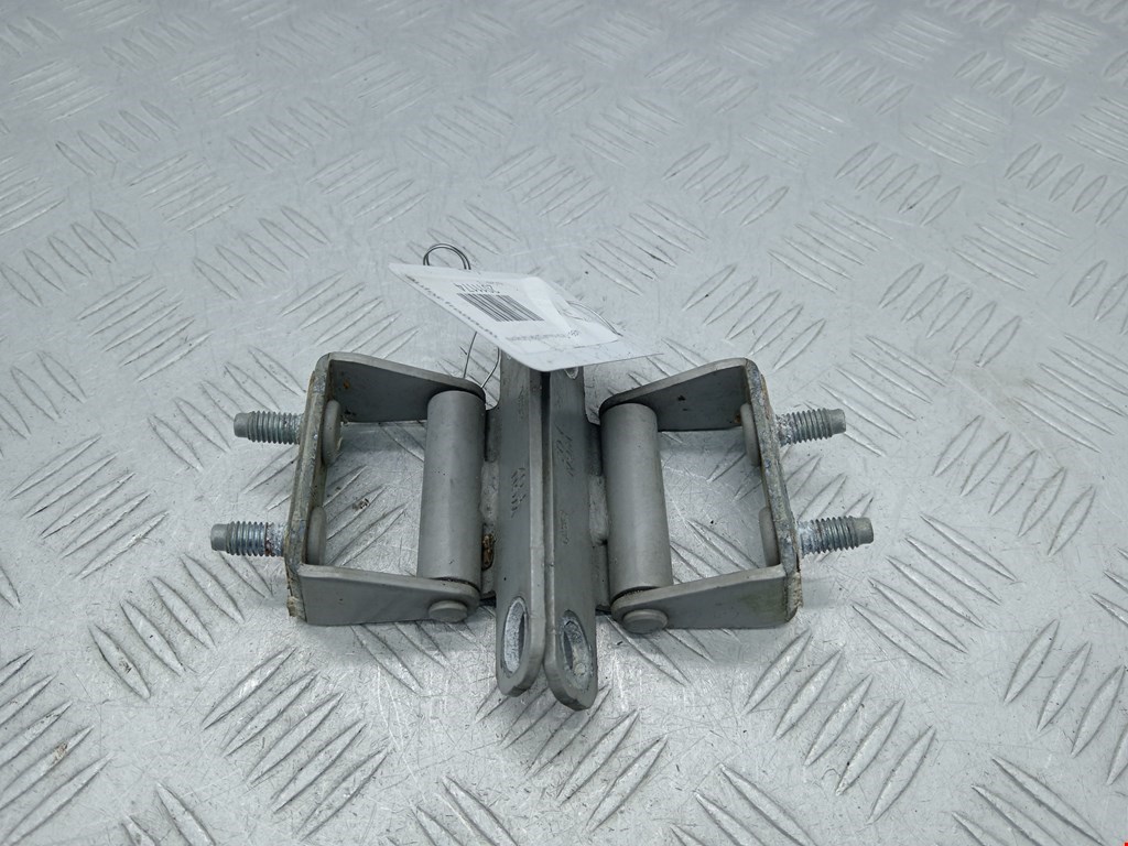 Петля крышки (двери) багажника Kia Ceed 1 (ED) (2006-2012)