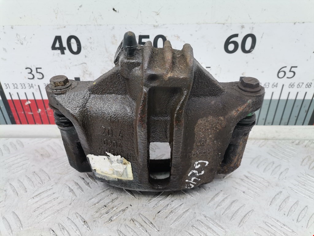 Суппорт передний правый Peugeot 206 (1998-2006)