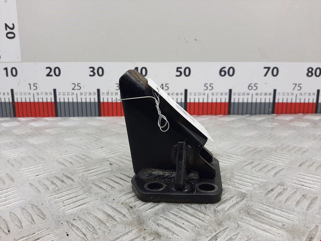 Кронштейн (крепление лапа) двигателя Mitsubishi Pajero 4 (2006-2021)