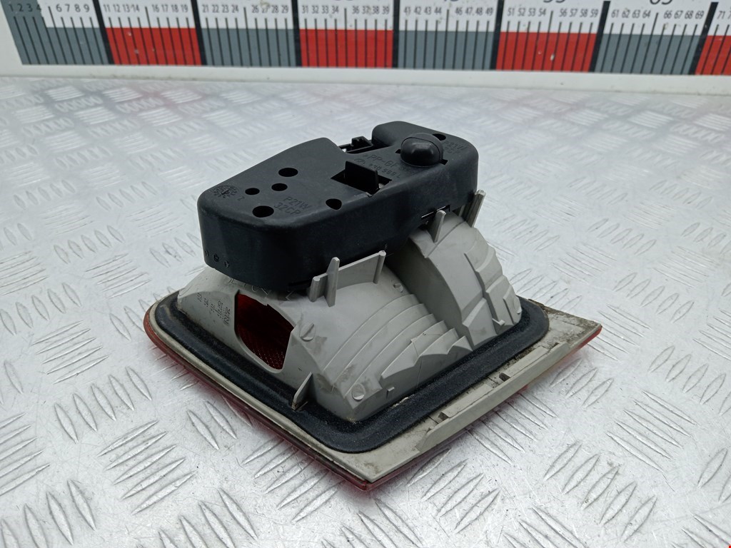 Фонарь задний внутренний левый BMW 3er E46 1998-2006