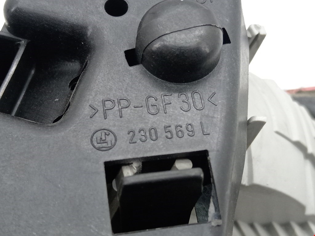 Фонарь задний внутренний левый BMW 3er E46 1998-2006