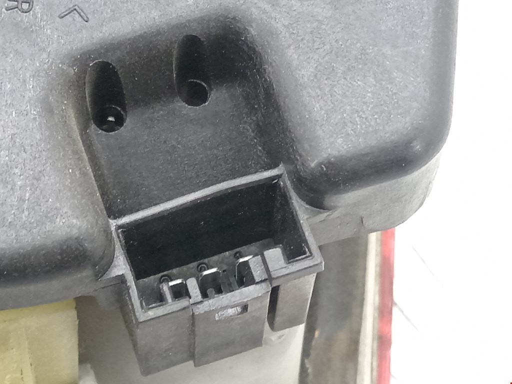 Фонарь задний внутренний правый BMW 3er E46 1998-2006