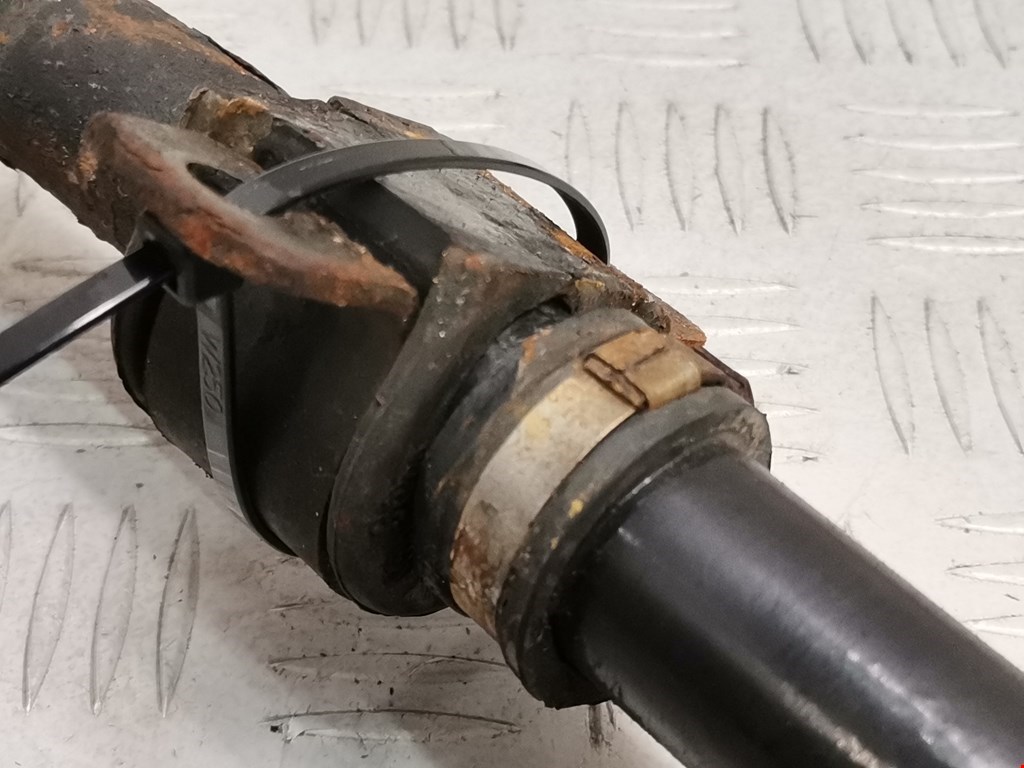 Стабилизатор передний (поперечной устойчивости подвески) KIA Carnival I 1999-2005