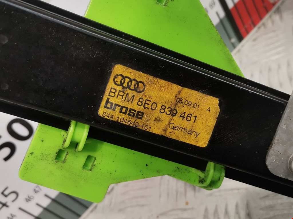 Стеклоподъемник задний левый AUDI A4 B6 2001-2005