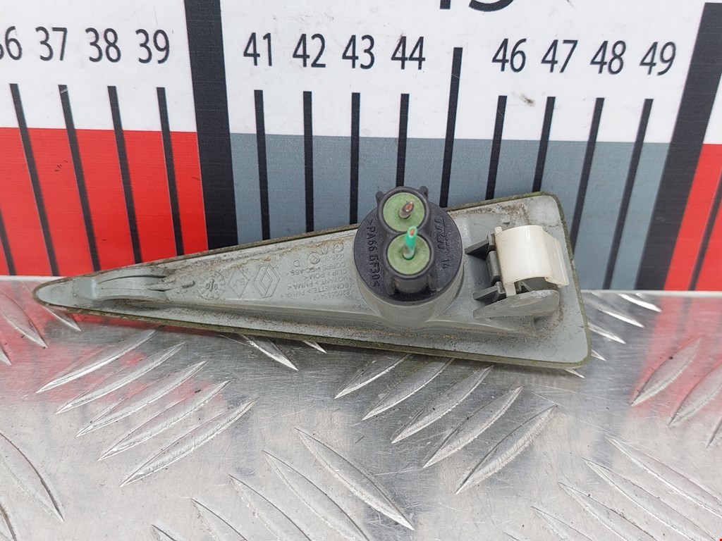 Повторитель на крыло RENAULT Espace 2003-2014