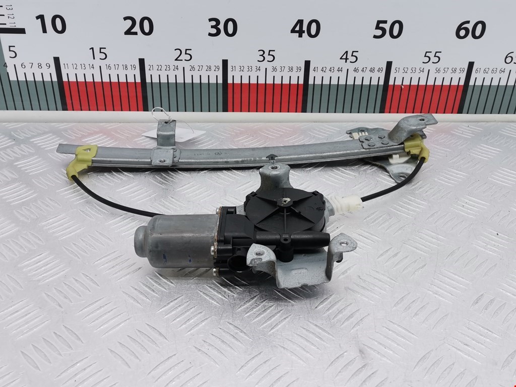 Стеклоподъемник задний правый NISSAN Almera Tino 2000-2006