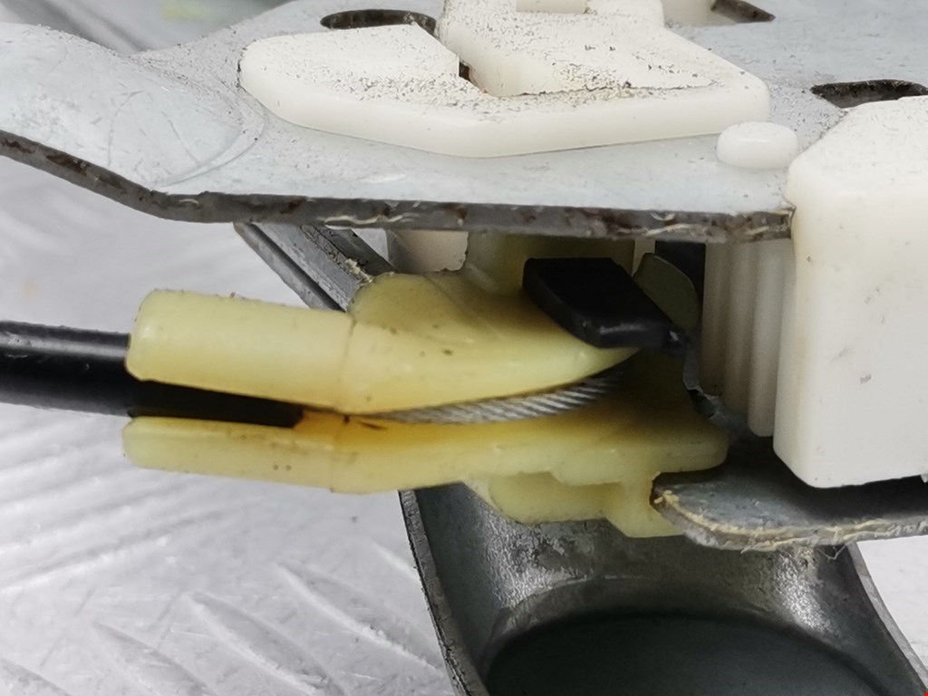 Стеклоподъемник задний левый NISSAN Almera Tino 2000-2006