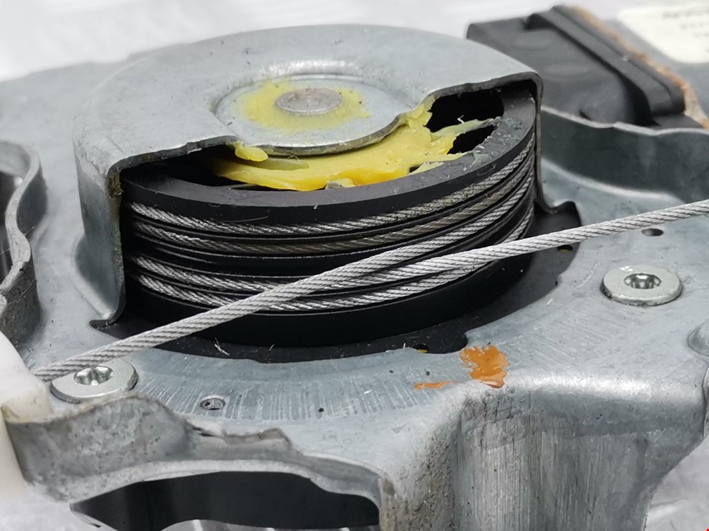 Стеклоподъемник задний левый NISSAN Almera Tino 2000-2006