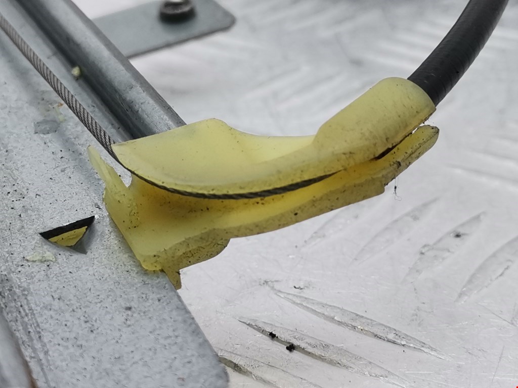 Стеклоподъемник задний левый NISSAN Almera Tino 2000-2006