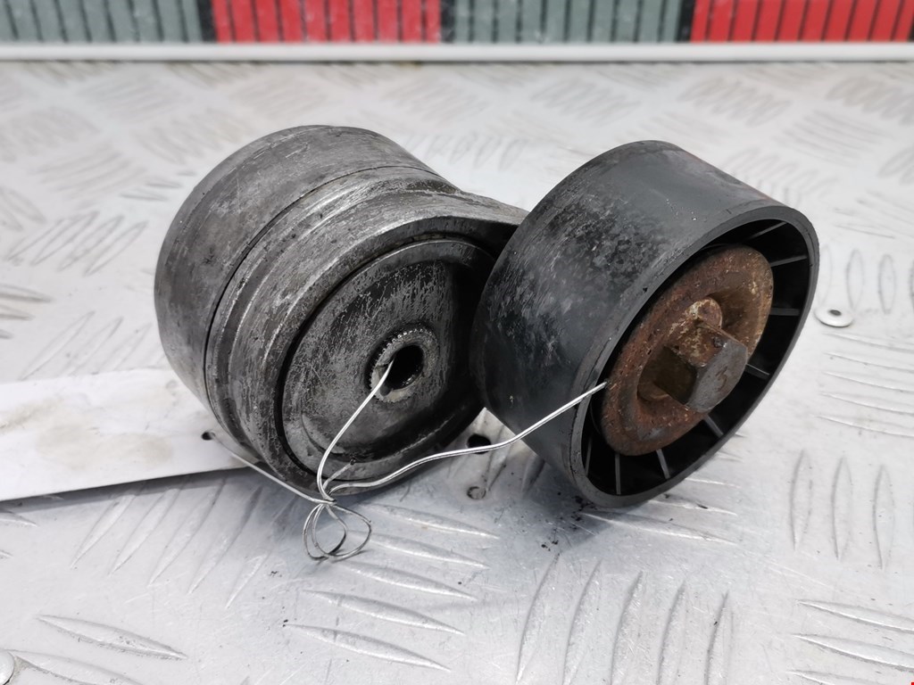 Натяжитель ремня генератора (приводного поликлинового ремня Alfa Romeo 147 (937) (2000-2010)