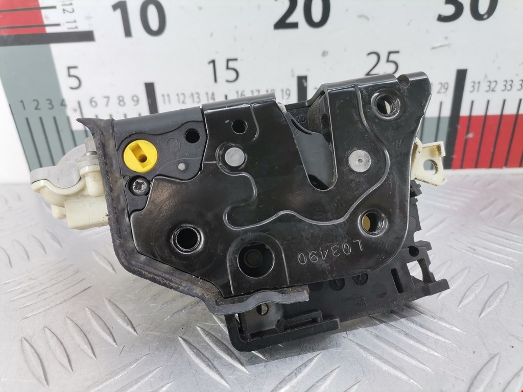 Замок двери передней левой VOLKSWAGEN Passat B7 2011-2015