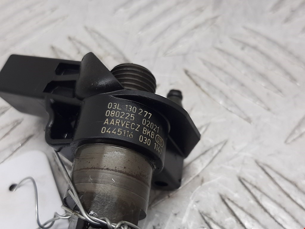 Форсунка дизельная электрическая VOLKSWAGEN Passat B6 2005-2011