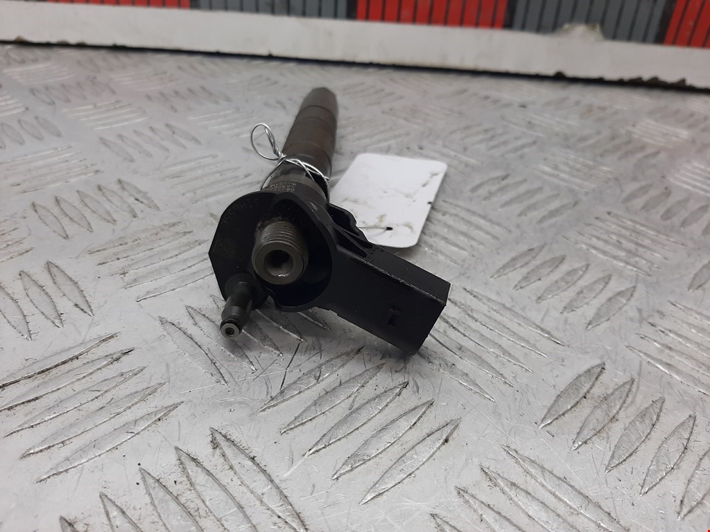 Форсунка дизельная электрическая VOLKSWAGEN Passat B6 2005-2011