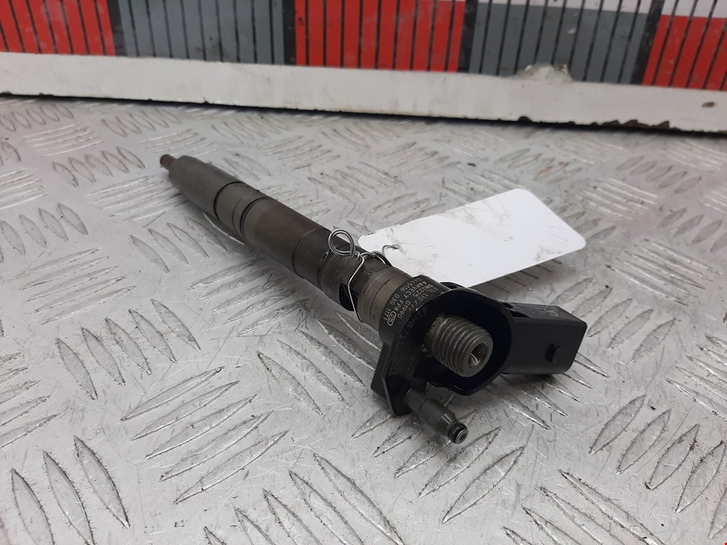 Форсунка дизельная электрическая VOLKSWAGEN Passat B6 2005-2011