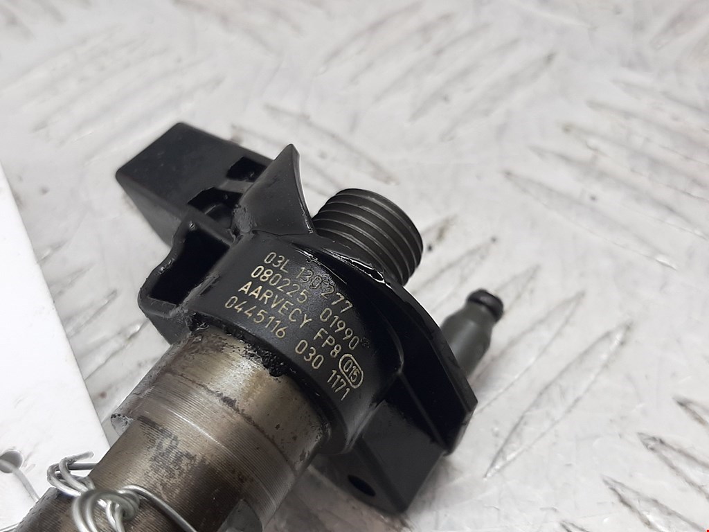 Форсунка дизельная электрическая VOLKSWAGEN Passat B6 2005-2011