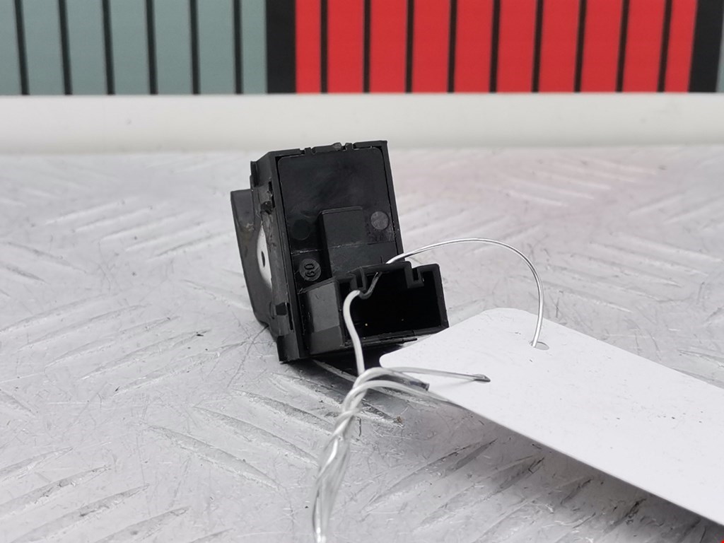 Кнопка стеклоподъемника VOLKSWAGEN Golf V 2003-2009