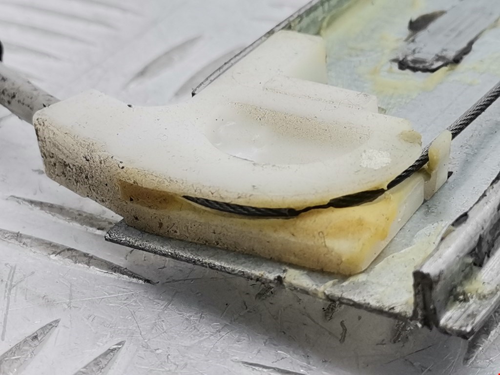 Стеклоподъемник передний правый MAZDA Premacy CP 1999-2004