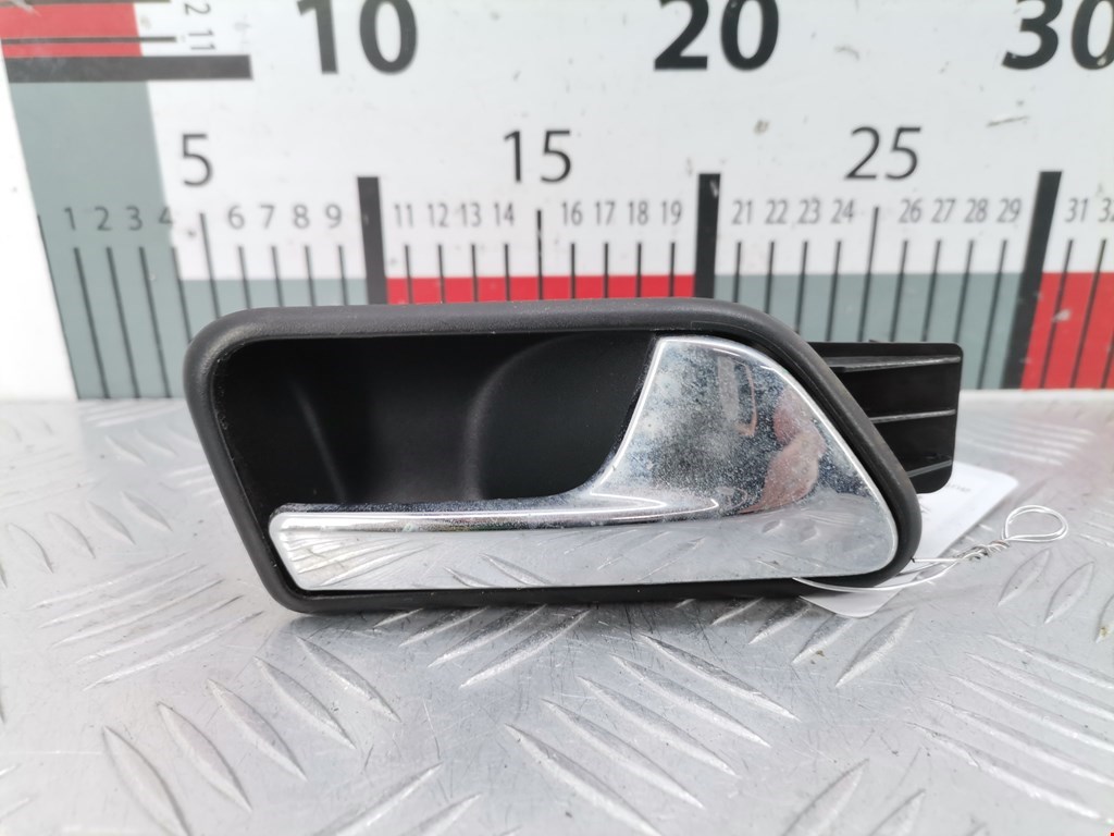 Ручка дверная задняя внутренняя правая VOLKSWAGEN Touran 2003-2010