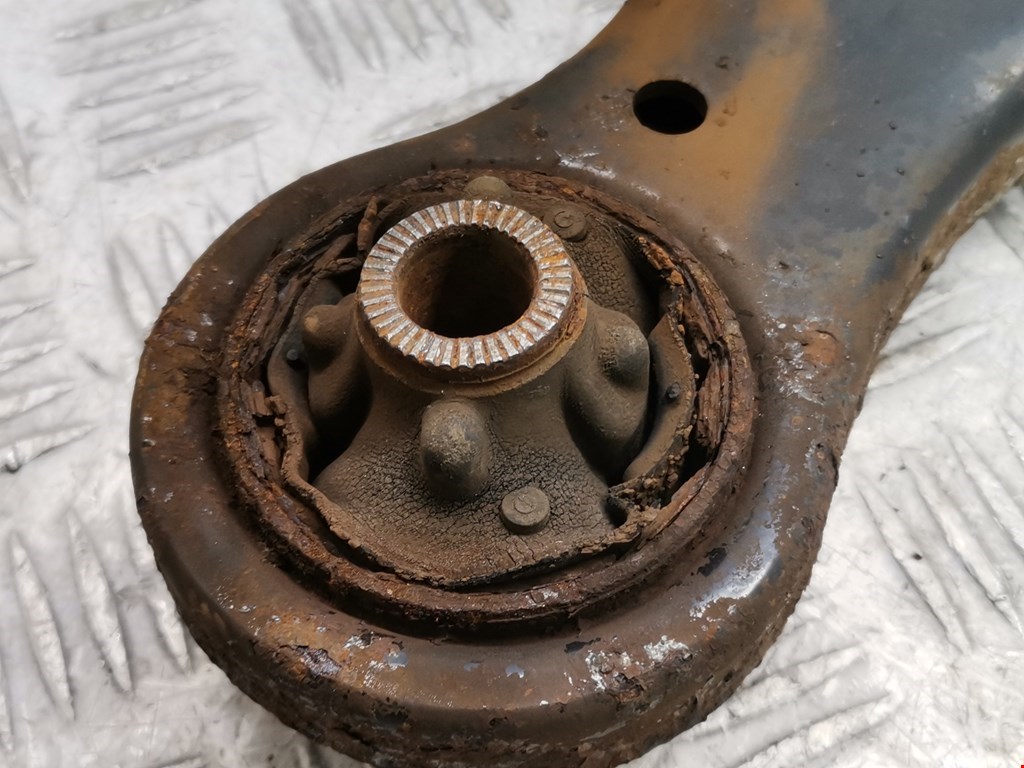 Рычаг передний правый LEXUS RX 300\330\350\400H 2003-2009