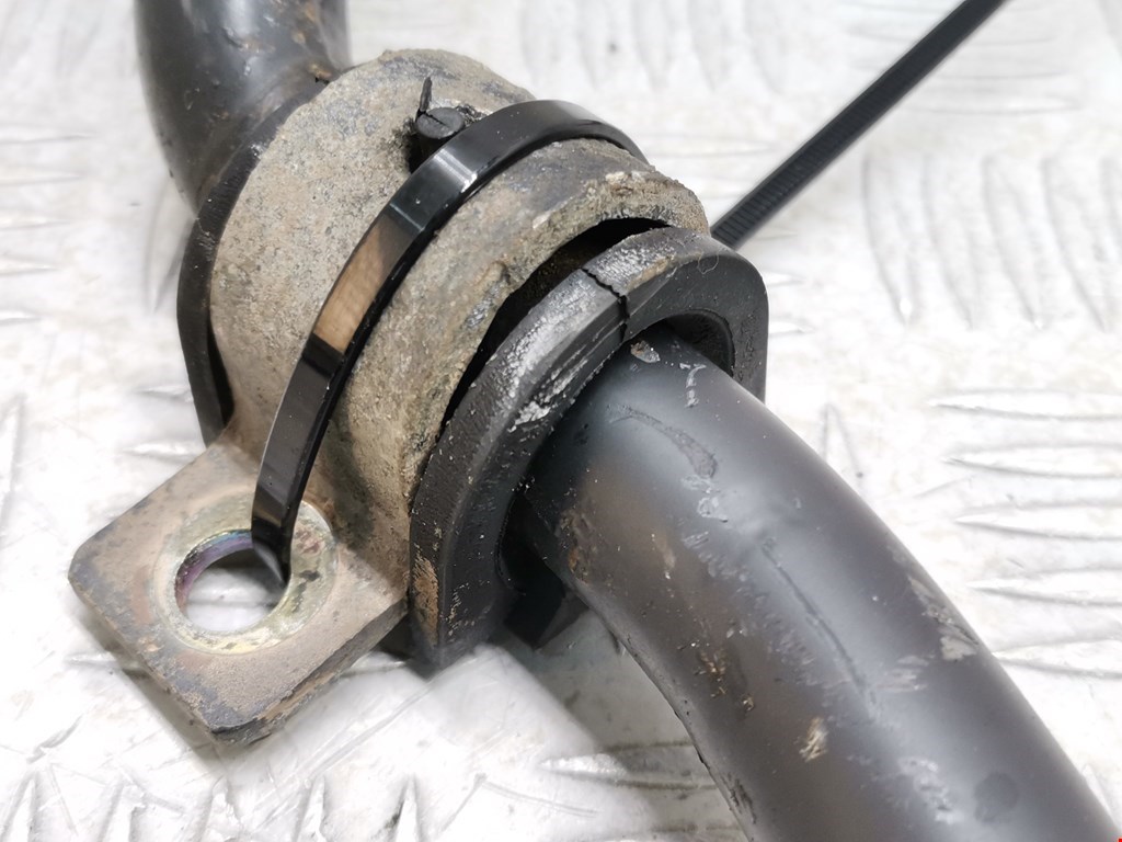 Стабилизатор передний (поперечной устойчивости подвески) MITSUBISHI Carisma 1995-1999