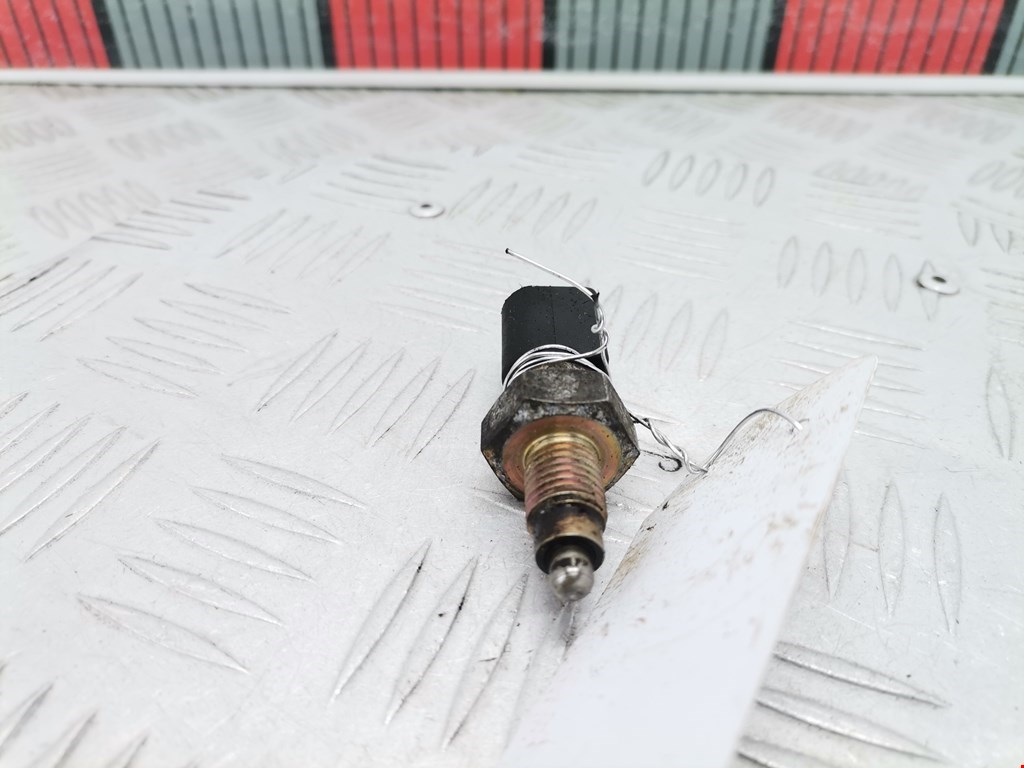 Датчик включения заднего хода VOLKSWAGEN Bora 1998-2005