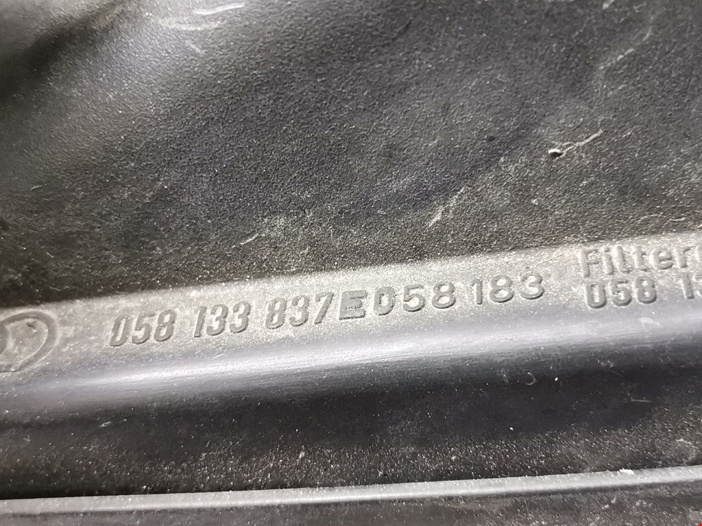 Корпус воздушного фильтра AUDI A4 B5 1995-2001