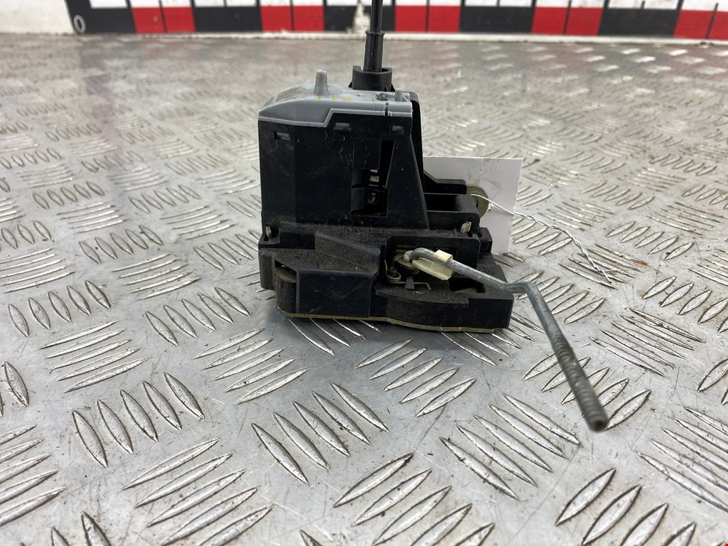 Замок двери задней правой RENAULT Scenic I 1996-2003