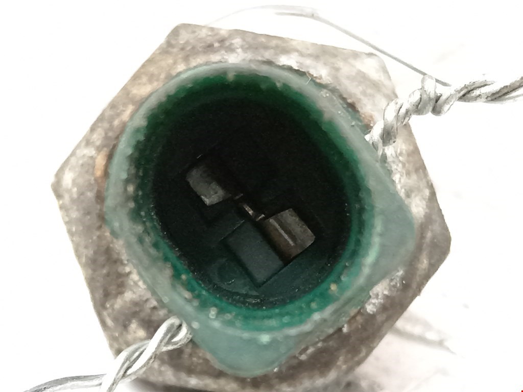 Датчик давления масла VOLKSWAGEN Golf IV 1997-2003