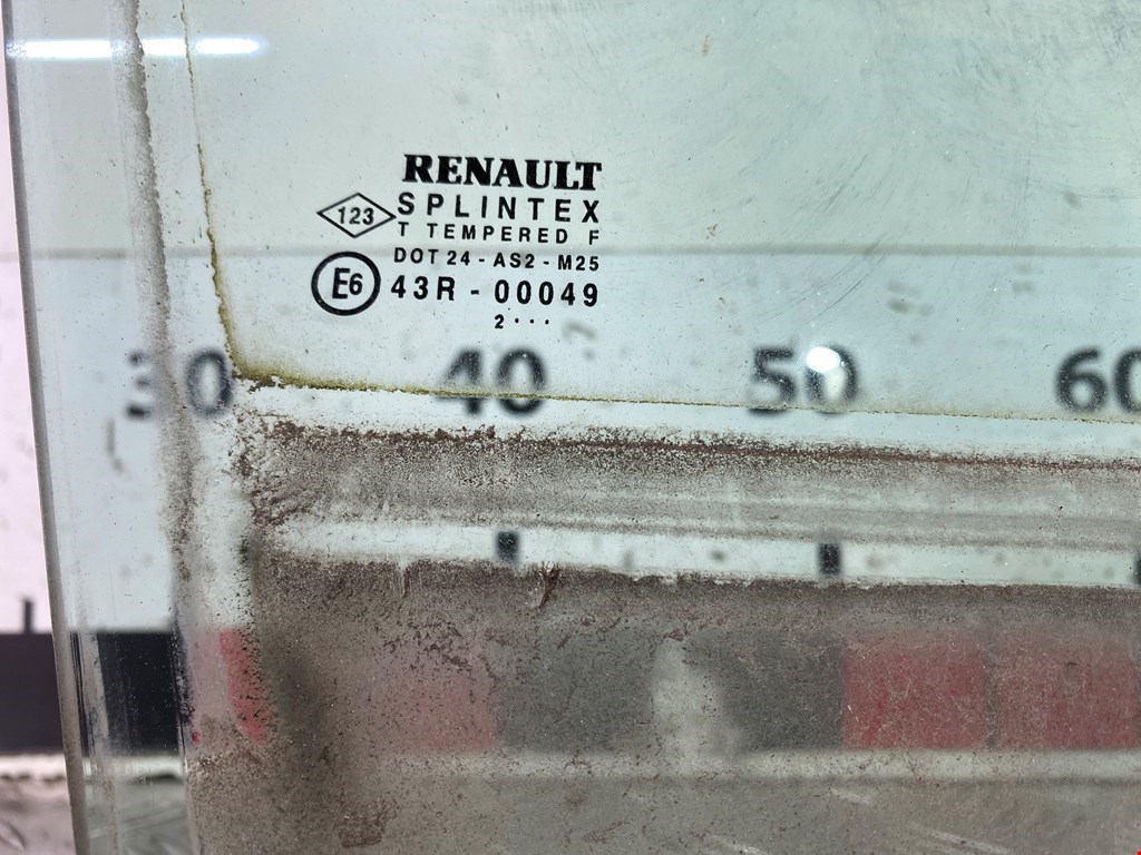 Стекло двери переднее правое RENAULT Scenic I 1996-2003