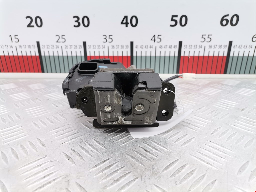 Замок багажника (крышки двери) MAZDA Mazda 2 DY 2003-2007