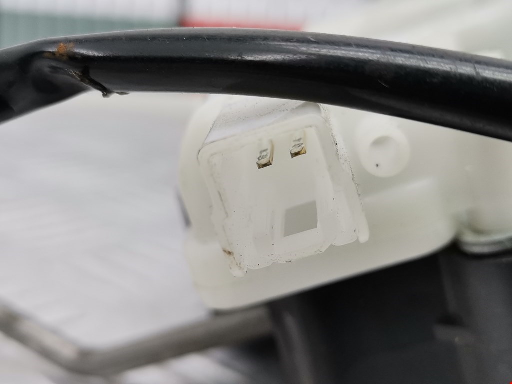 Замок багажника (крышки двери) MAZDA Mazda 2 DY 2003-2007