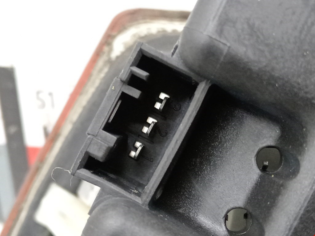 Фонарь задний внутренний левый BMW 3er E46 1998-2006