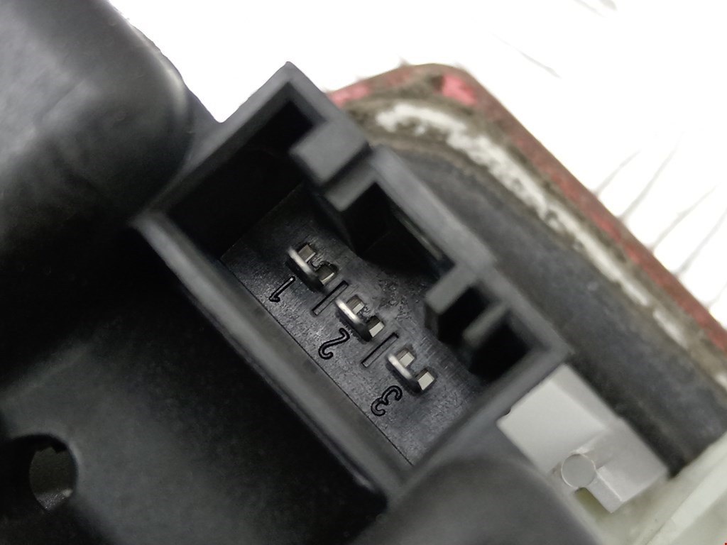 Фонарь задний внутренний правый BMW 3er E46 1998-2006