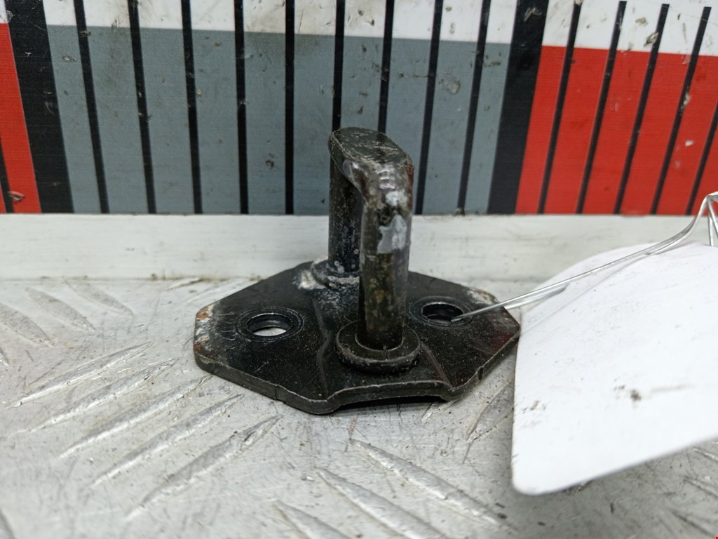 Ответная часть замка багажника BMW 3er E46 1998-2006