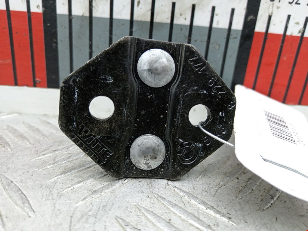 Ответная часть замка багажника BMW 3er E46 1998-2006