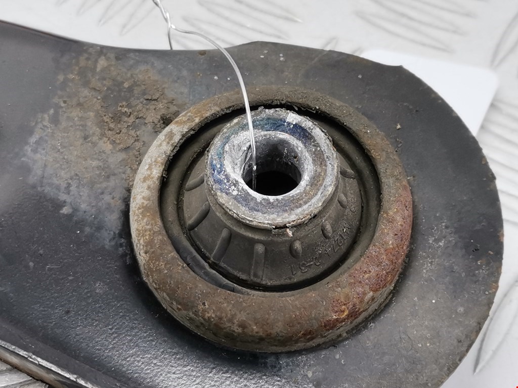 Рычаг передний левый RENAULT Megane II 2002-2009